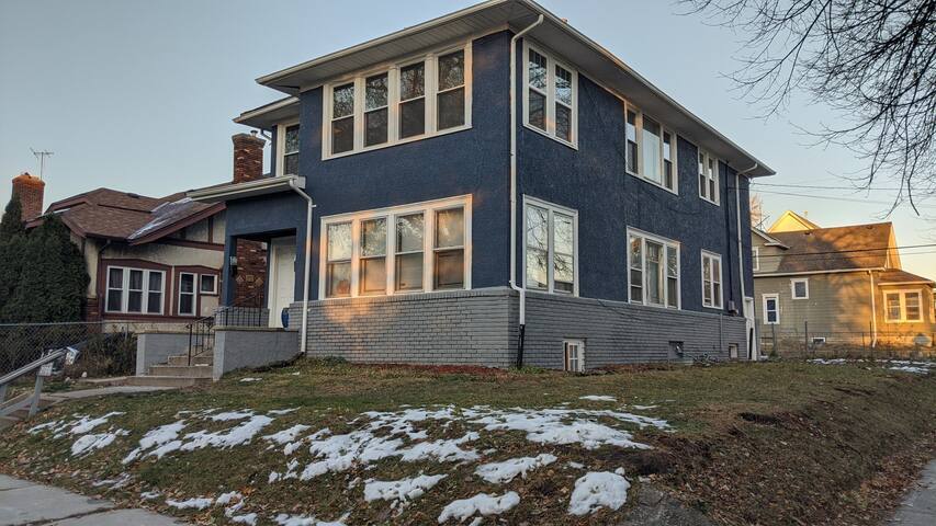 2700 Irving Ave N, Unit 2702 in Minneapolis, MN - Building Photo