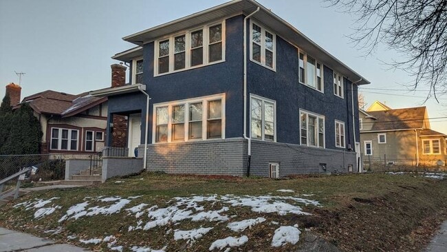 property at 2700 Irving Ave N