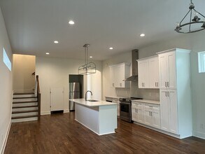 815 31st Ave N in Nashville, TN - Building Photo - Building Photo