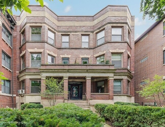 property at 5117 S Kimbark Ave