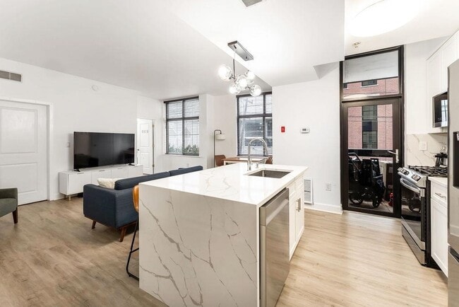 610 Newark St. in Hoboken, NJ - Building Photo - Building Photo