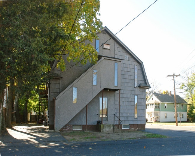 21-27 Germania St in Southington, CT - Building Photo - Building Photo