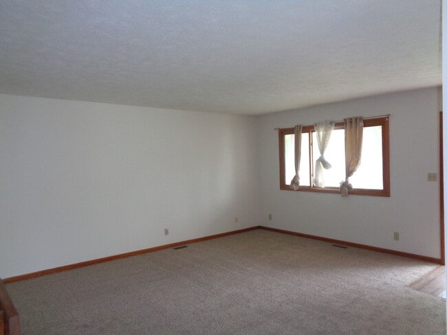 property at 1618 W Mulberry St