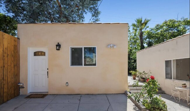 2235 Patricia Ave in Los Angeles, CA - Building Photo - Building Photo