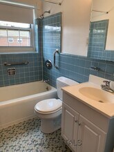 6 Harris Cir in Arlington, MA - Building Photo - Building Photo