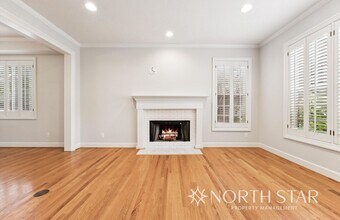 4927 Hastings Dr in Lake Oswego, OR - Building Photo - Building Photo