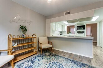 9625 Highland View Dr in Dallas, TX - Building Photo - Building Photo