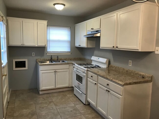 2984 Cherry Rd in Memphis, TN - Building Photo - Building Photo