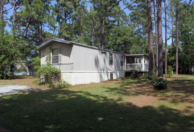 Highland Pines Mobile Home Park in Wilmington, NC - Building Photo - Building Photo