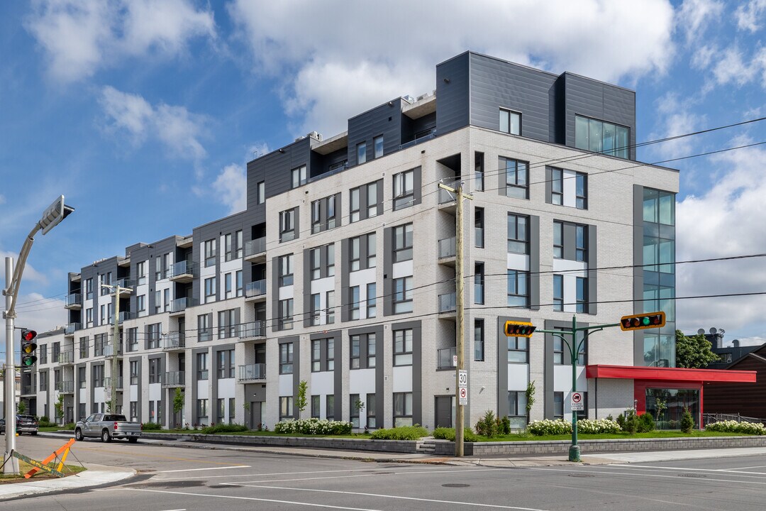 526 74E Av in Laval, QC - Building Photo
