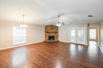 1653 Spring Oaks Ln in Jacksonville, FL - Building Photo - Building Photo