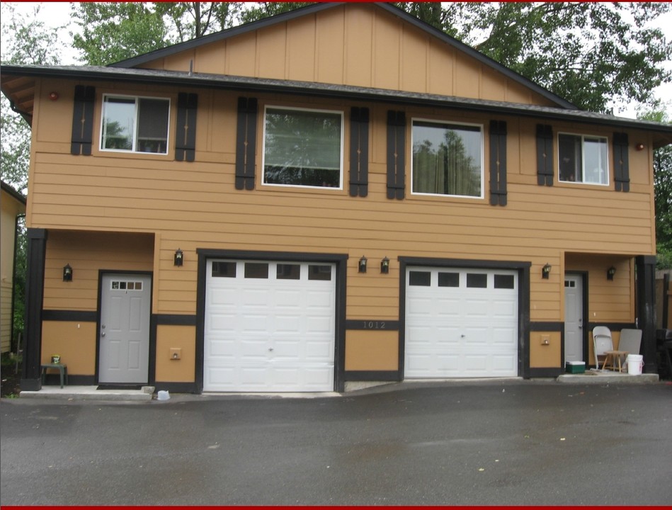 Dahlia Apartments in Everett, WA - Building Photo