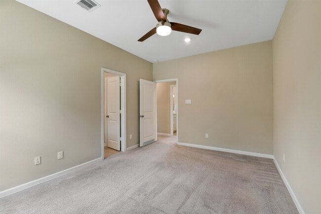 1439 Northwood Blf Ln