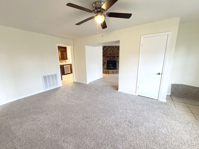 3012 Gary Ave in Nederland, TX - Building Photo - Building Photo