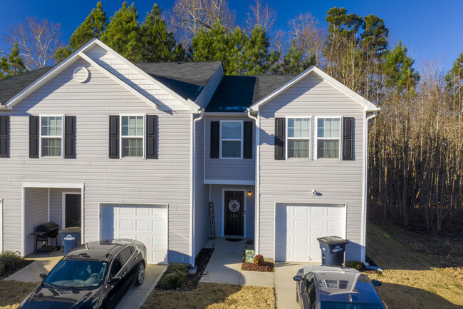 121 Evonshire Blvd in Anderson, SC - Foto de edificio - Building Photo