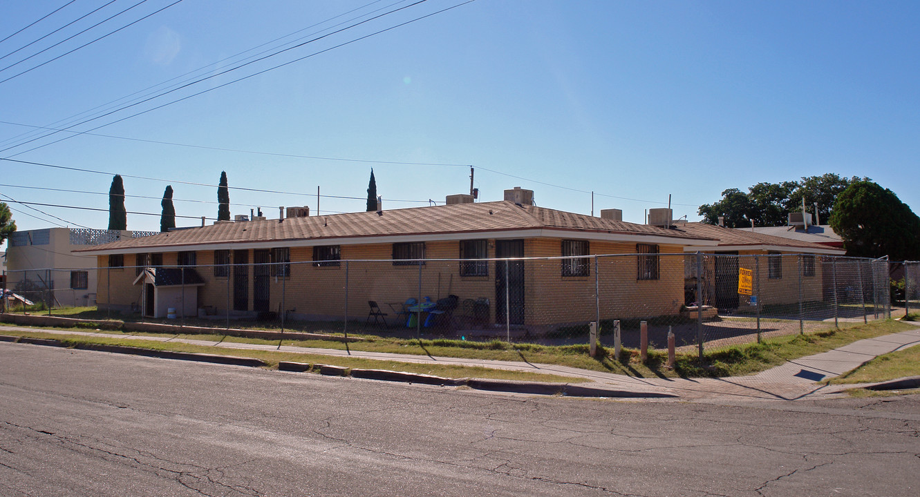 8636 Lawson St in El Paso, TX - Building Photo