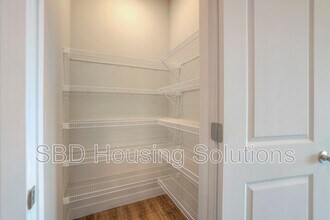 12413 S Parkwood Ln in Lee's Summit, MO - Building Photo - Building Photo