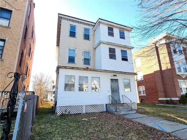 405-407-407 Franklin Ave in Hartford, CT - Foto de edificio - Building Photo