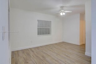 8329 NW 5th Ave in Miami, FL - Building Photo