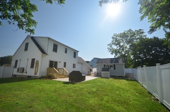 21 4th Ave in Waterford, CT - Building Photo - Building Photo