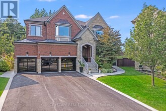 28 Sweet Valerie Ct in Vaughan, ON - Building Photo - Building Photo