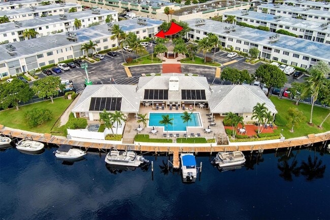 140 Cypress Club Dr, Unit 414 in Pompano Beach, FL - Building Photo - Building Photo