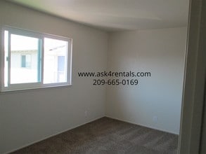 200 Northwoods Ave in Manteca, CA - Building Photo - Building Photo