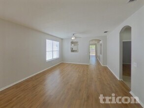 10337 Avelar Ridge Dr in Riverview, FL - Foto de edificio - Building Photo