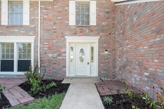 5410 Forest Trails Dr in Houston, TX - Building Photo - Building Photo