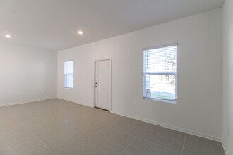 2278 White Buffalo St in Apopka, FL - Building Photo - Building Photo