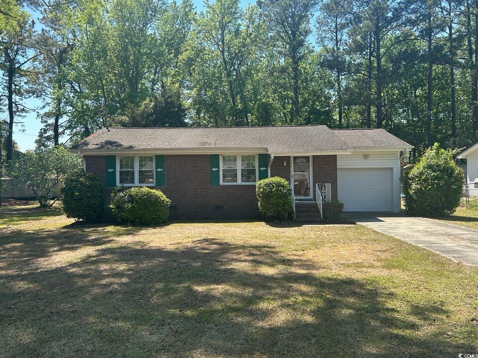 1105 Scott Dr in Myrtle Beach, SC - Foto de edificio