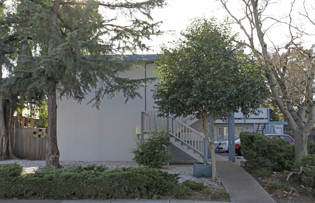 Early Bird Apartments in Rohnert Park, CA - Building Photo - Building Photo