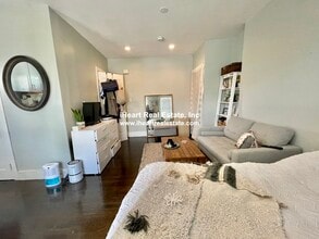 57 Dwight St, Unit 2 in Boston, MA - Foto de edificio - Building Photo