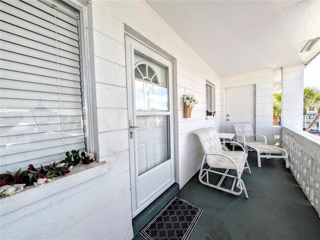 1841 Sunny Dr in Bradenton, FL - Foto de edificio - Building Photo