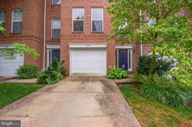 12050 Edgemere Cir