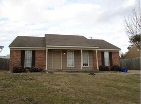 10262 Williford Dr in Olive Branch, MS - Building Photo