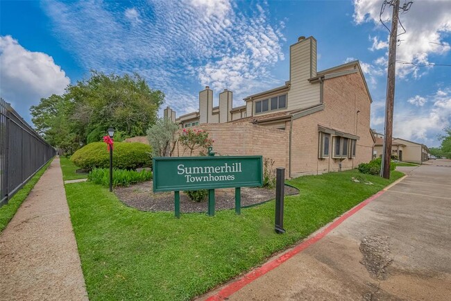 property at 710 Country Pl Dr