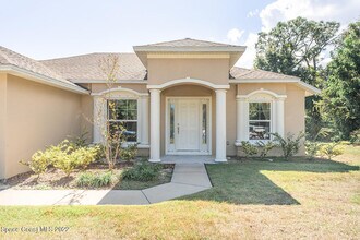4965 Mayflower St in Cocoa, FL - Building Photo - Building Photo