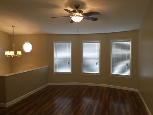 242 Monarch Dr in Pataskala, OH - Building Photo - Building Photo