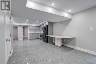 1238 Playter Pl in Oakville, ON - Building Photo - Building Photo