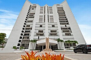 300 Three Islands Boulevard in Hallandale Beach, FL - Building Photo