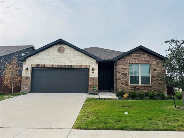 3825 S Courtney Ct in Heartland, TX - Foto de edificio