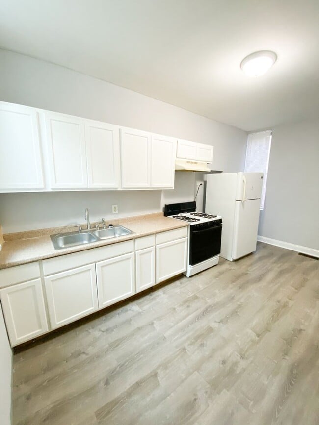 property at 3908 Louisiana