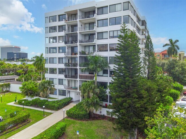 1500 Presidential Way in West Palm Beach, FL - Building Photo - Building Photo