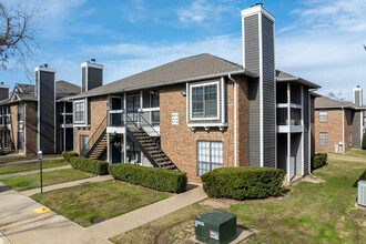 North Hills Place Apartments in Richland Hills, TX - Building Photo - Primary Photo