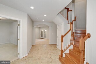 24905 Earlsford Dr in Chantilly, VA - Building Photo - Building Photo