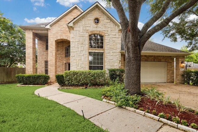 property at 4422 Roundtree Ln
