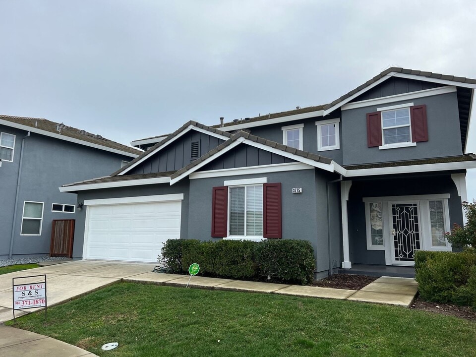 3775 Millerton Pl in West Sacramento, CA - Foto de edificio