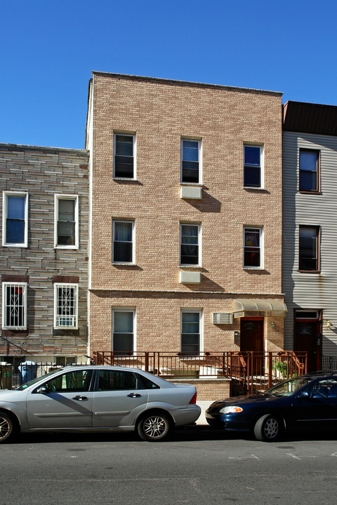 324 19th St in Brooklyn, NY - Building Photo