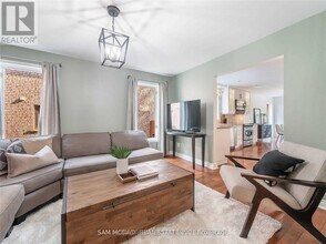 2212 Florian Rd in Mississauga, ON - Building Photo - Building Photo